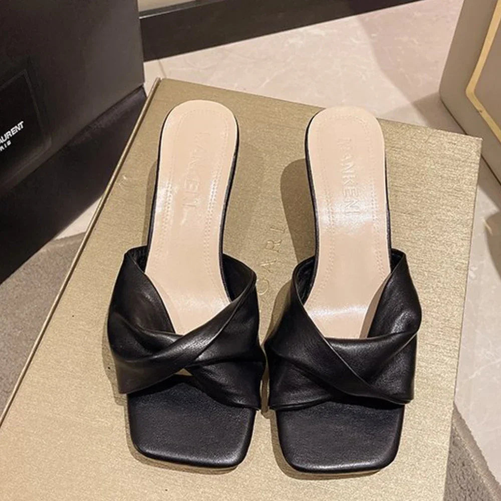 סנדלים דגם- קלואי